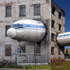 Illustration for article titled Awe-inspiring homes and buildings made out of old airplanes